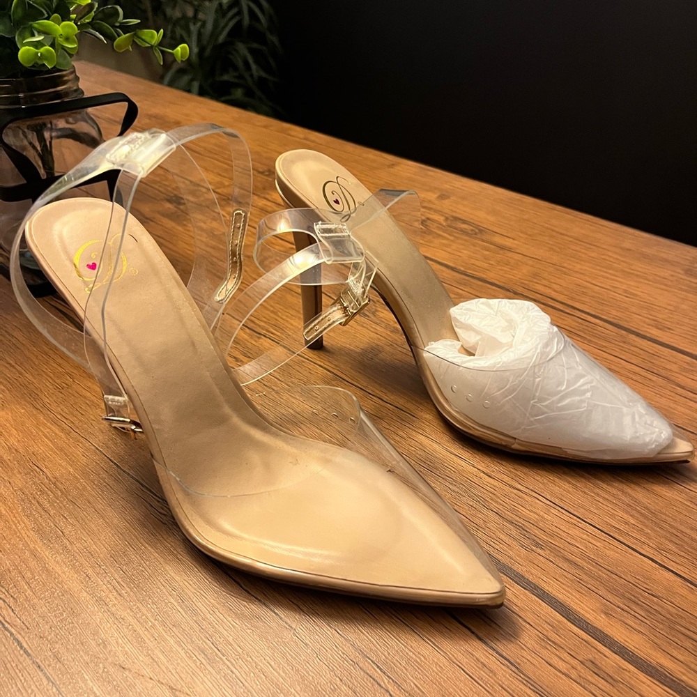 Dolce Vita Beige Pointed Toe Heels